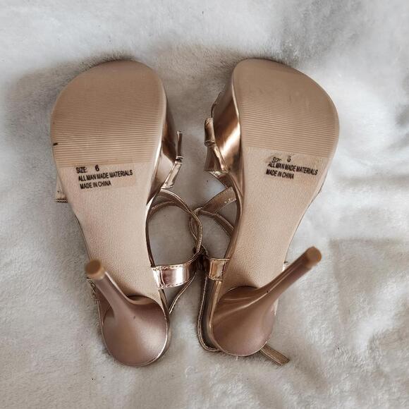 Gold Strappy Platform Stilettos, Women's 6 - Picture 7 of 8